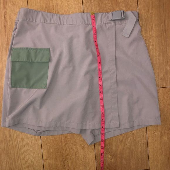 Crane Athletic Gray Buckle Italian Skirt Skort, Size US 8 (IT 44/46) - Picture 12 of 13